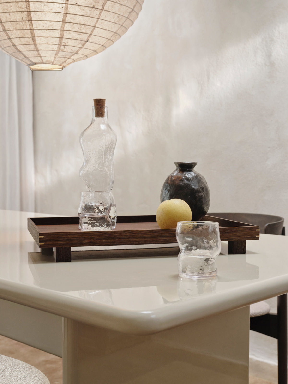 Dimple Glasses Set of 2 in Clear präsentiert im Onlineshop von KAQTU Design AG. Trinkgläser ist von Ferm Living