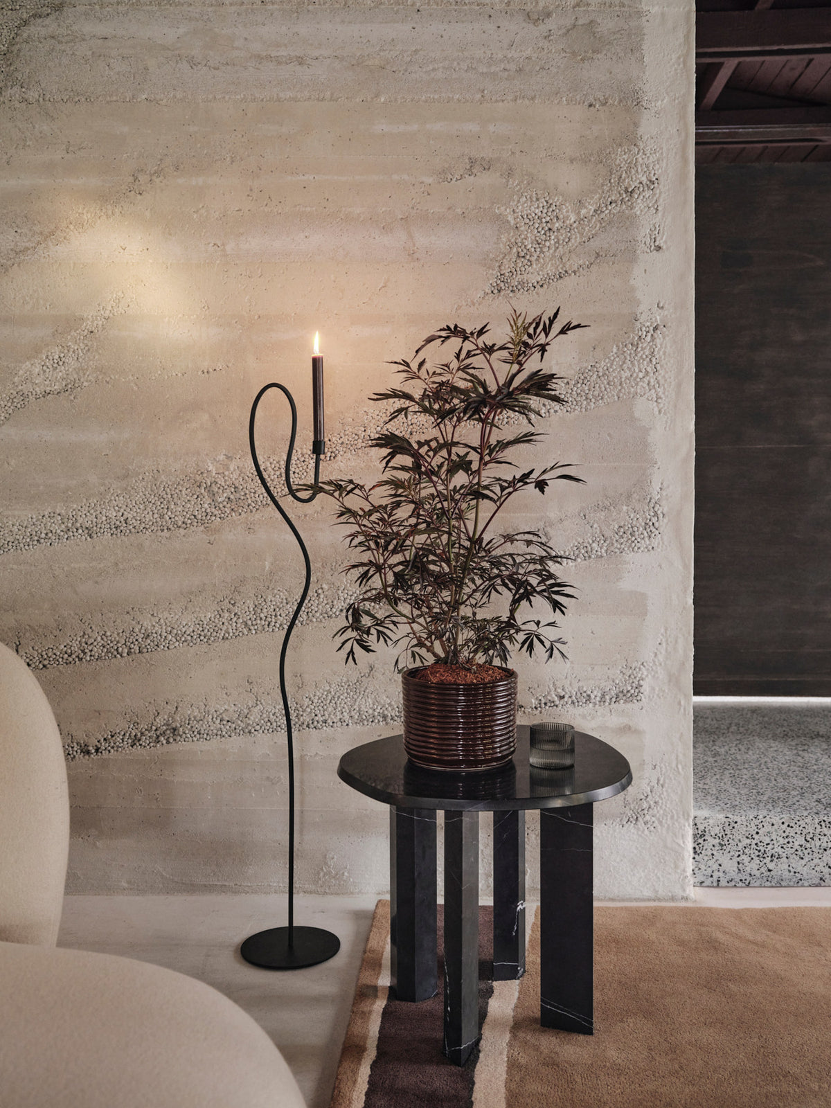 Taula Beistelltisch in Black präsentiert im Onlineshop von KAQTU Design AG. Couchtisch ist von Ferm Living