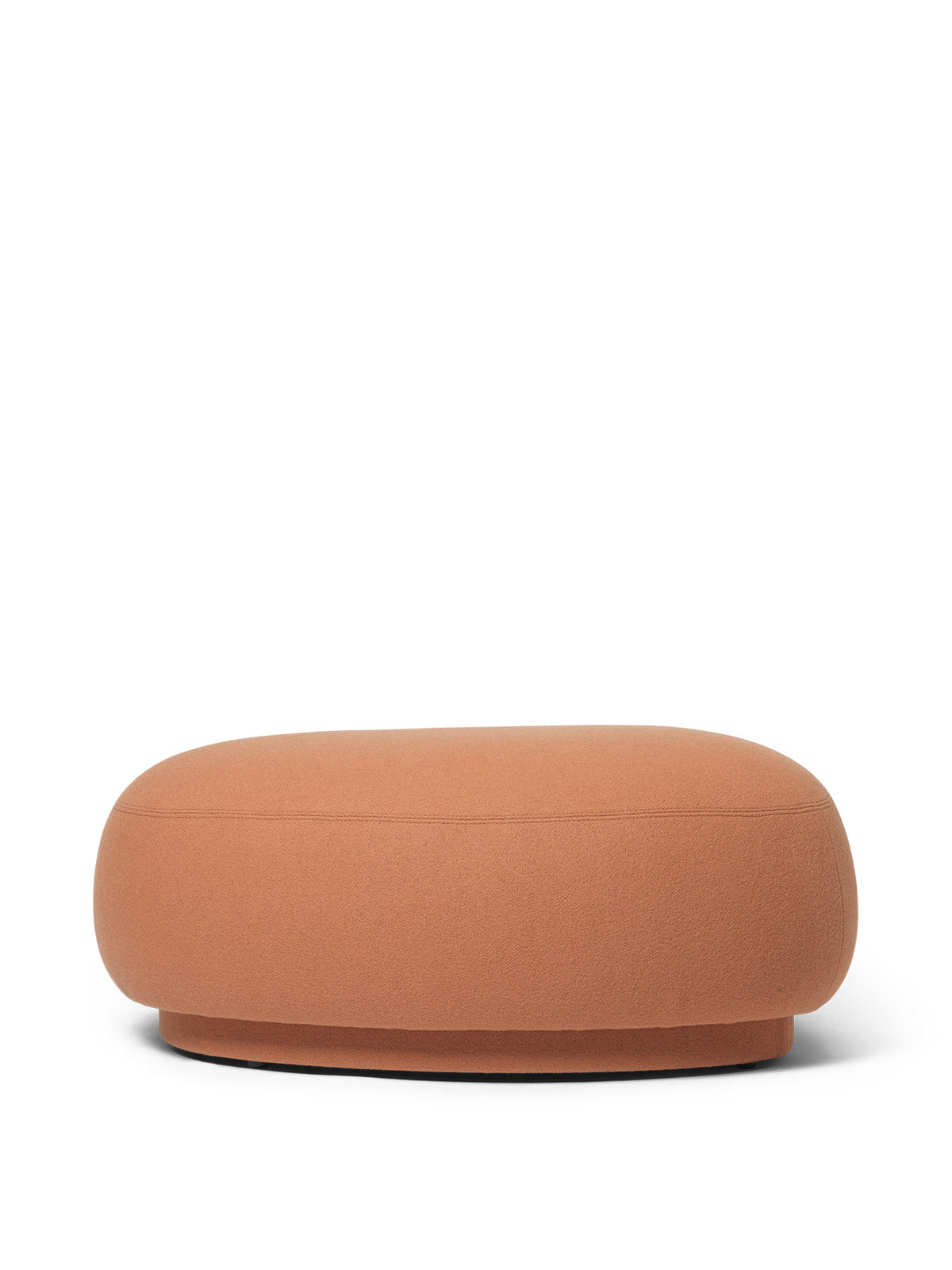 Rico Lounger Pouf, länglicher Hocker in organischer Form in Bouclé Offwhite von Ferm Living