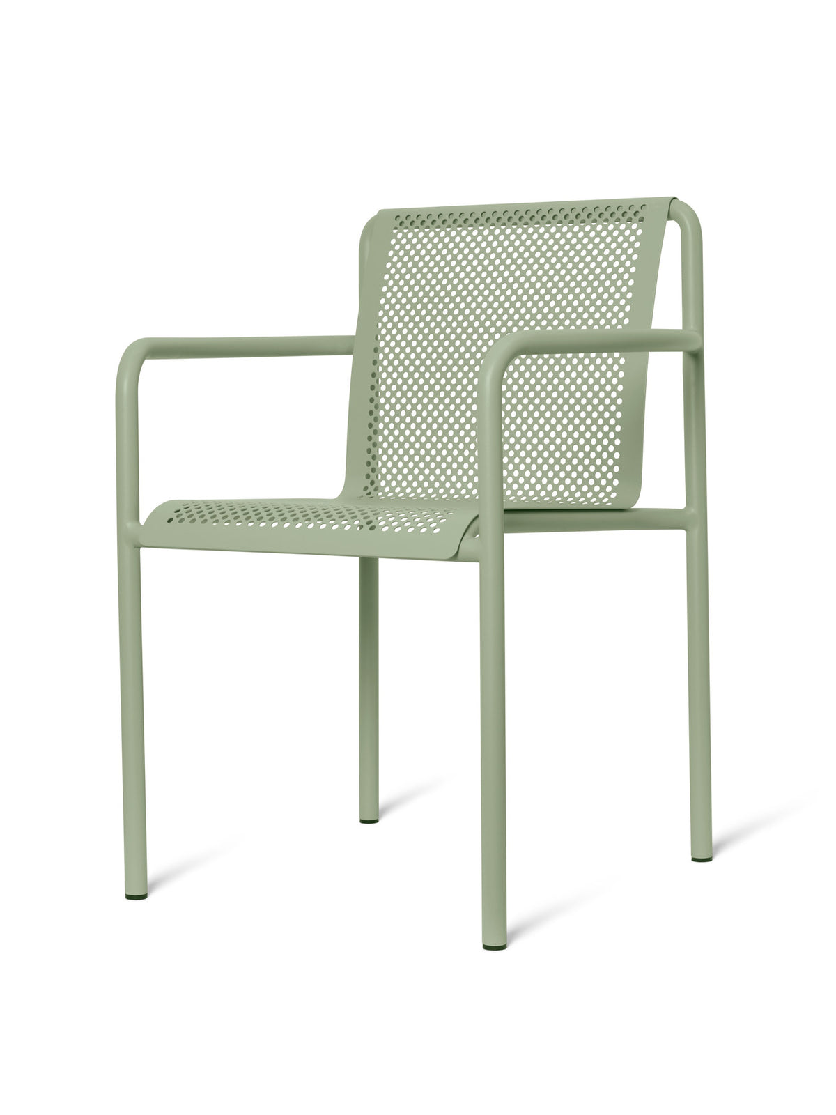 Dapple Stuhl mit Armlehnen in Teegrün präsentiert im Onlineshop von KAQTU Design AG. Gartenstuhl mit Armlehnen ist von Ferm Living
