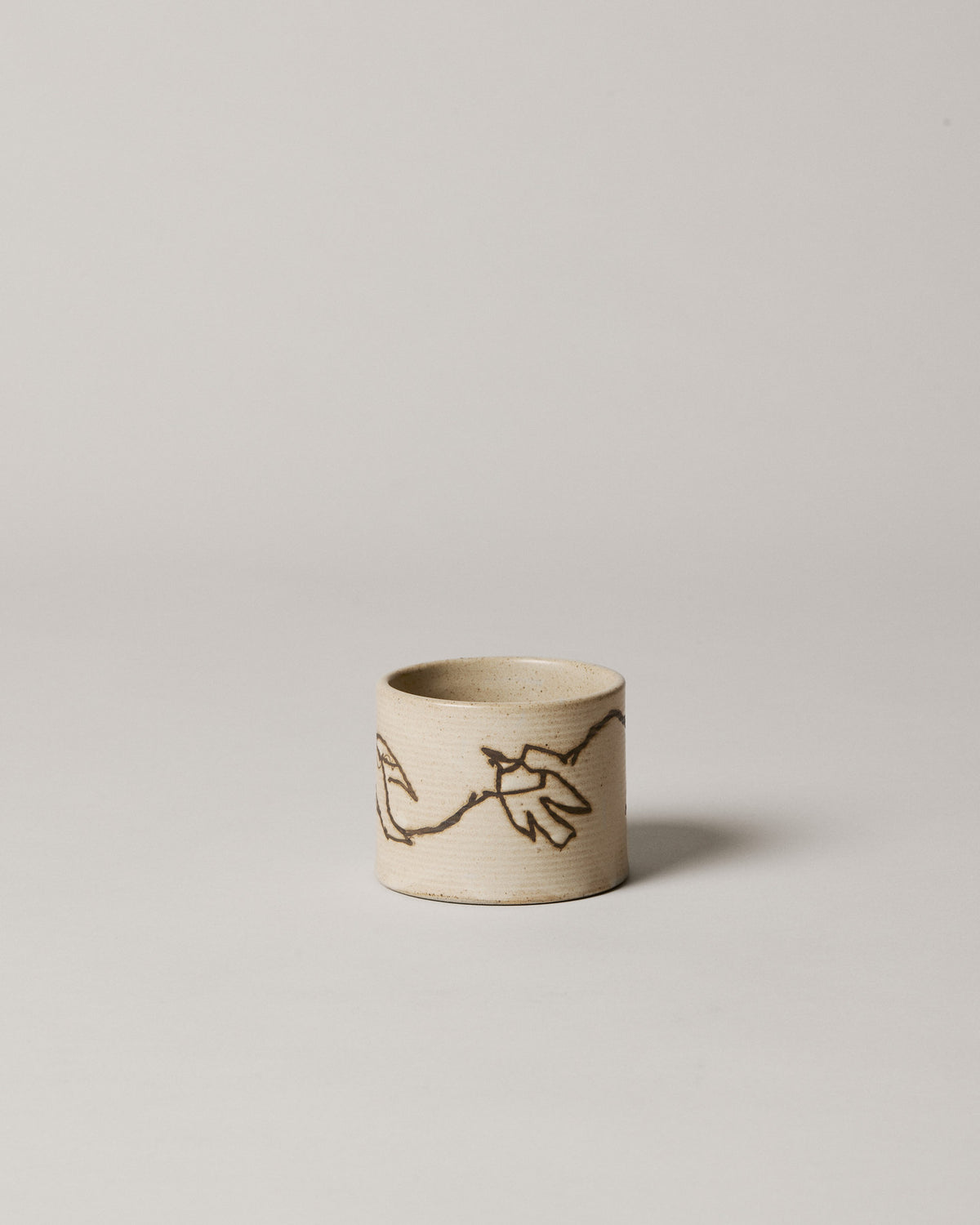Vuelo Cup in Sahne präsentiert im Onlineshop von KAQTU Design AG. Tasse ist von Ferm Living