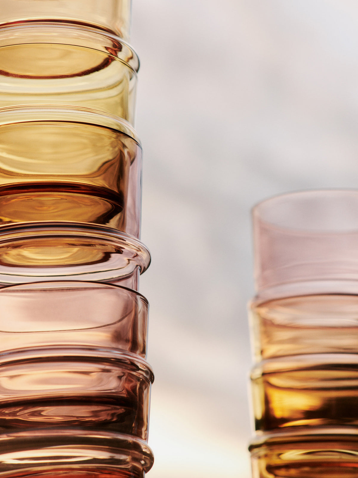 Boya Gläser Low Set aus 2 in Malve präsentiert im Onlineshop von KAQTU Design AG. Glas ist von Ferm Living