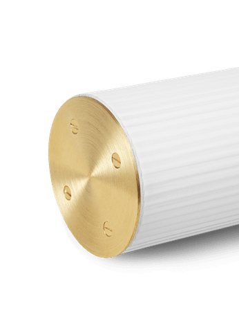 Elegante Vuelta Pendellampe II 100 in Weiß und Messing, ideal für stilvolle Innenräume, erhältlich bei KAQTU Design AG.