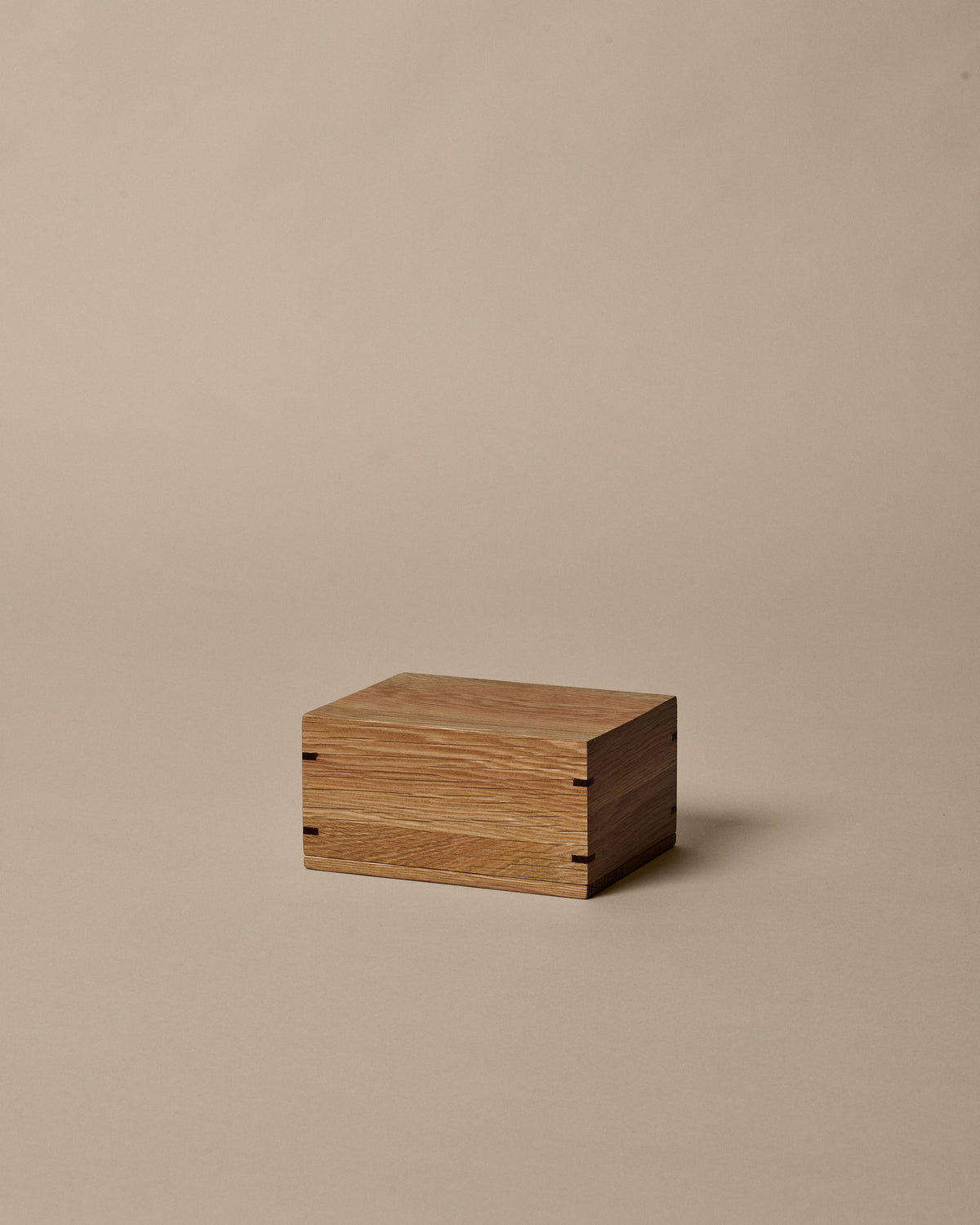 Bon Butter Box in Natürliche Eiche präsentiert im Onlineshop von KAQTU Design AG. Küchenhelfer ist von Ferm Living