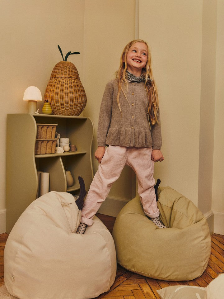 Frill Tragbare Lampe in Kaschmir/Weiss präsentiert im Onlineshop von KAQTU Design AG. Tischleuchte ist von Ferm Living