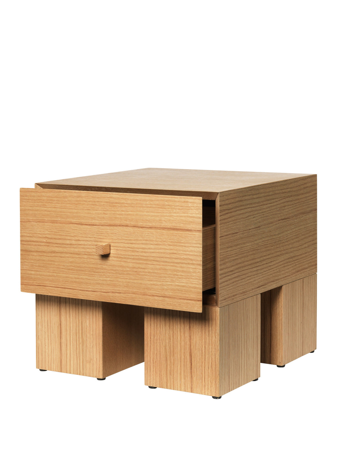 Kuben Nachttisch 1x1 in Natürliche Eichenfurnier präsentiert im Onlineshop von KAQTU Design AG. Beistelltisch ist von Ferm Living