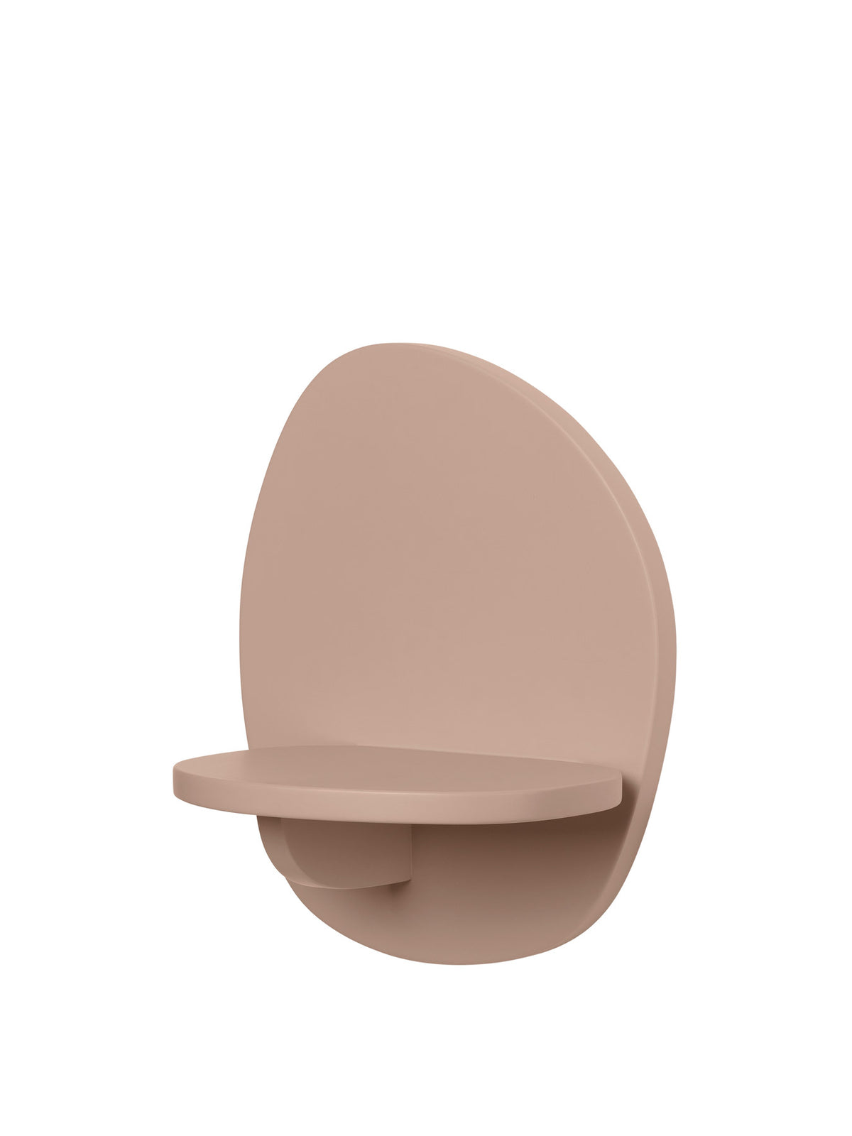 Wandregal Pilu H25 von Ferm Living mit organischer, geschwungener Form und grosszügiger Rückwand, aus lackiertem FSC-zertifiziertem MDF gefertigt.