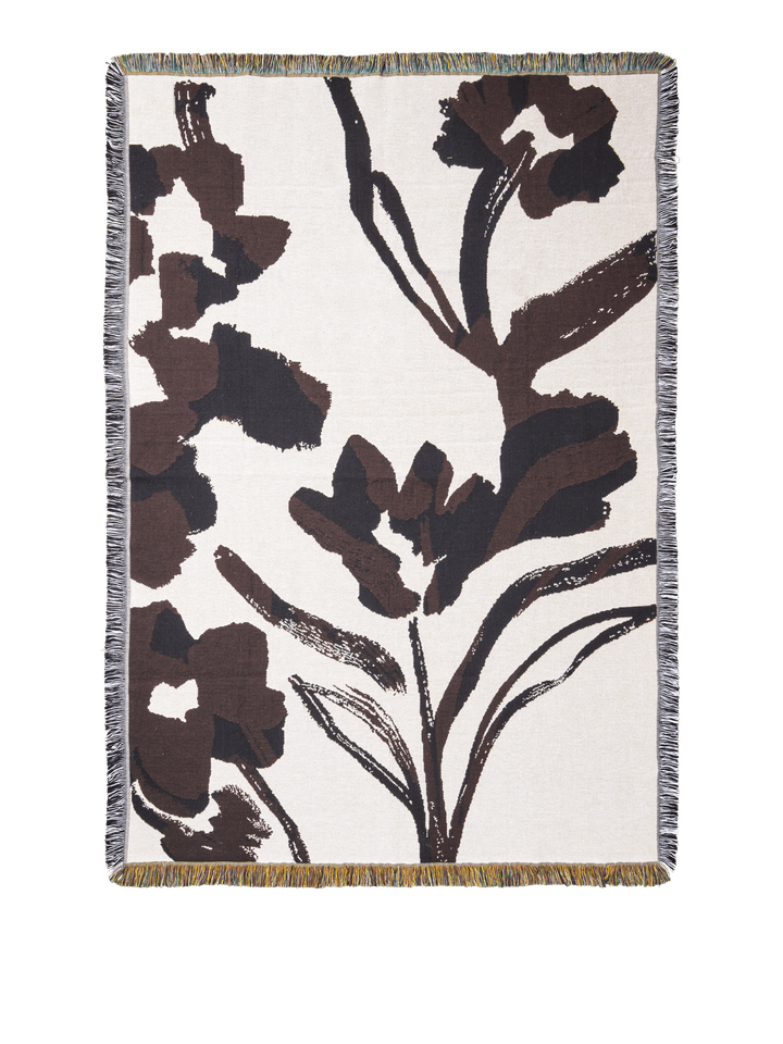 Cilla Tapestry Blanket in Off-white/Dark Grape präsentiert im Onlineshop von KAQTU Design AG. Wolldecke ist von Ferm Living
