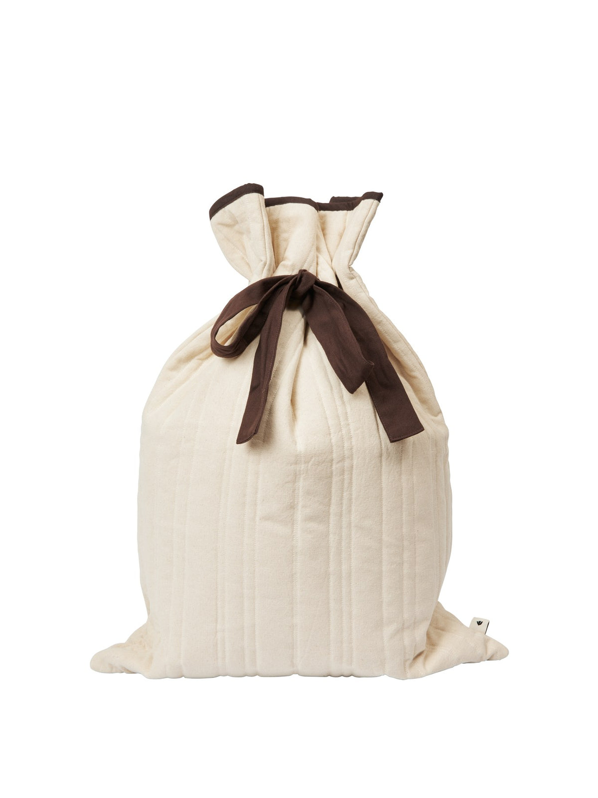 Gestepptes Geschenksäckchen in Khaki aus Bio-Baumwoll-Samt mit Kordelzug und weichem Polyester-Futter, von Ferm Living.