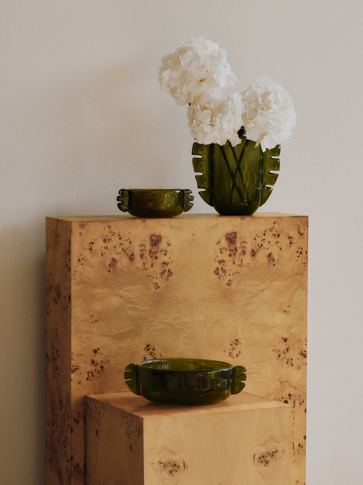 Alas Bowl Large in Moss Green präsentiert im Onlineshop von KAQTU Design AG. Schale ist von Ferm Living