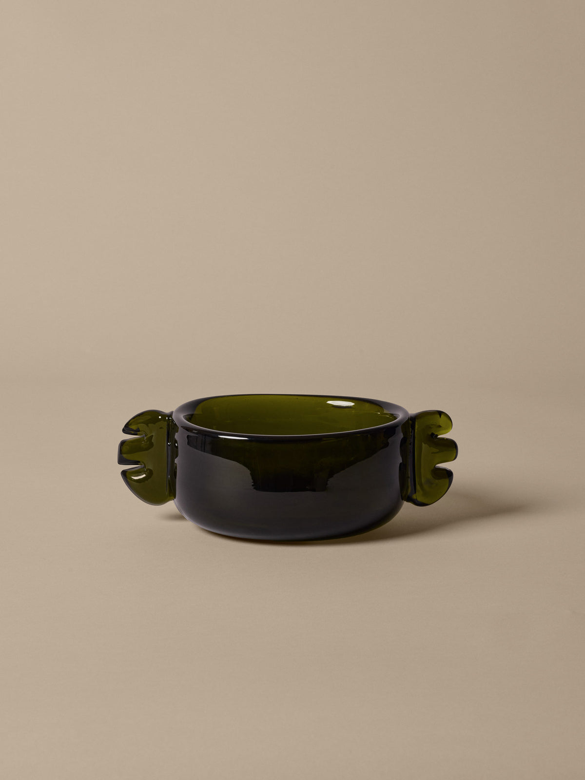 Alas Bowl Small in Moss Green präsentiert im Onlineshop von KAQTU Design AG. Schale ist von Ferm Living