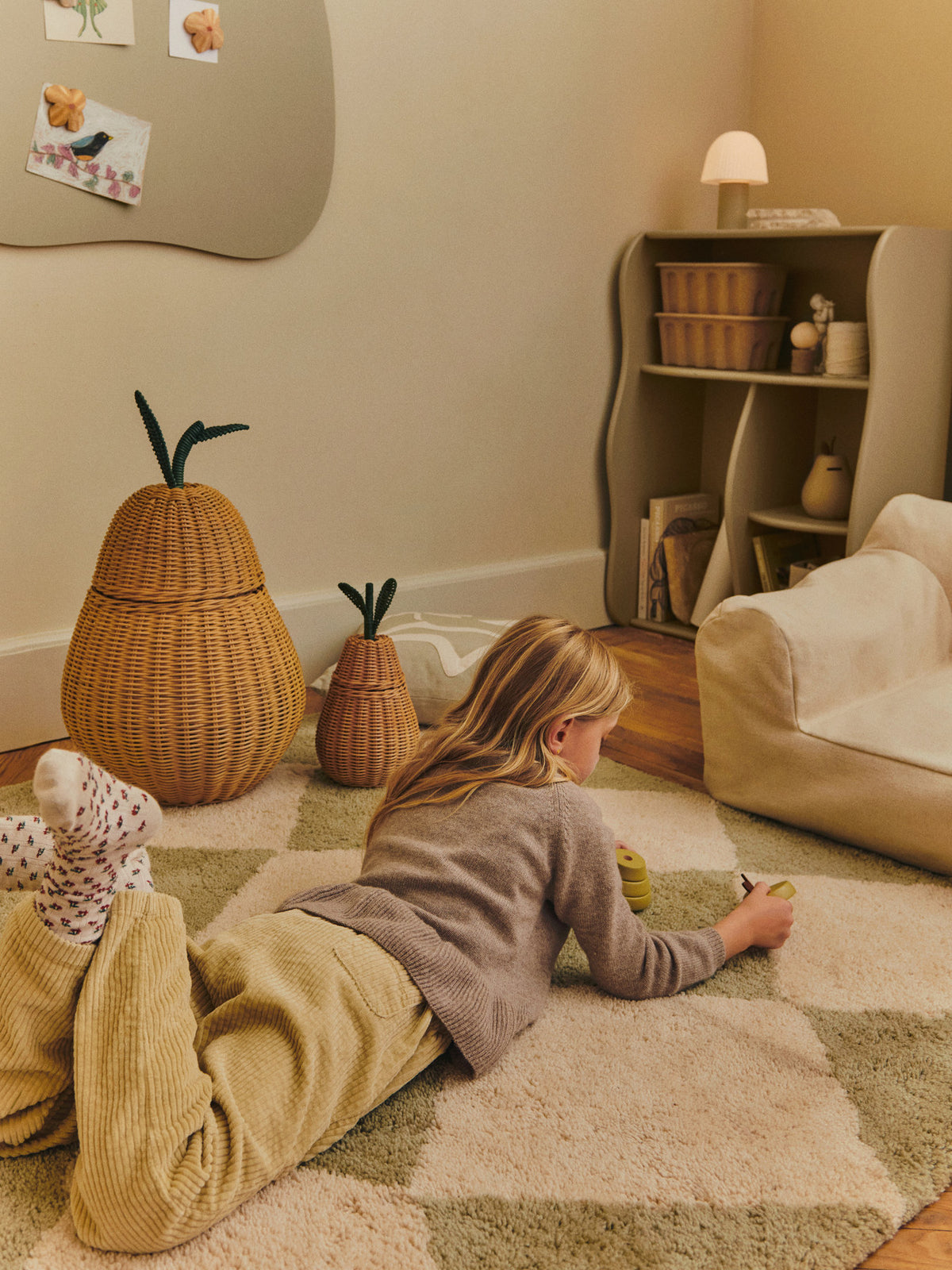 Tilt Rug 140 x 200 in Elm Green präsentiert im Onlineshop von KAQTU Design AG. Teppich ist von Ferm Living