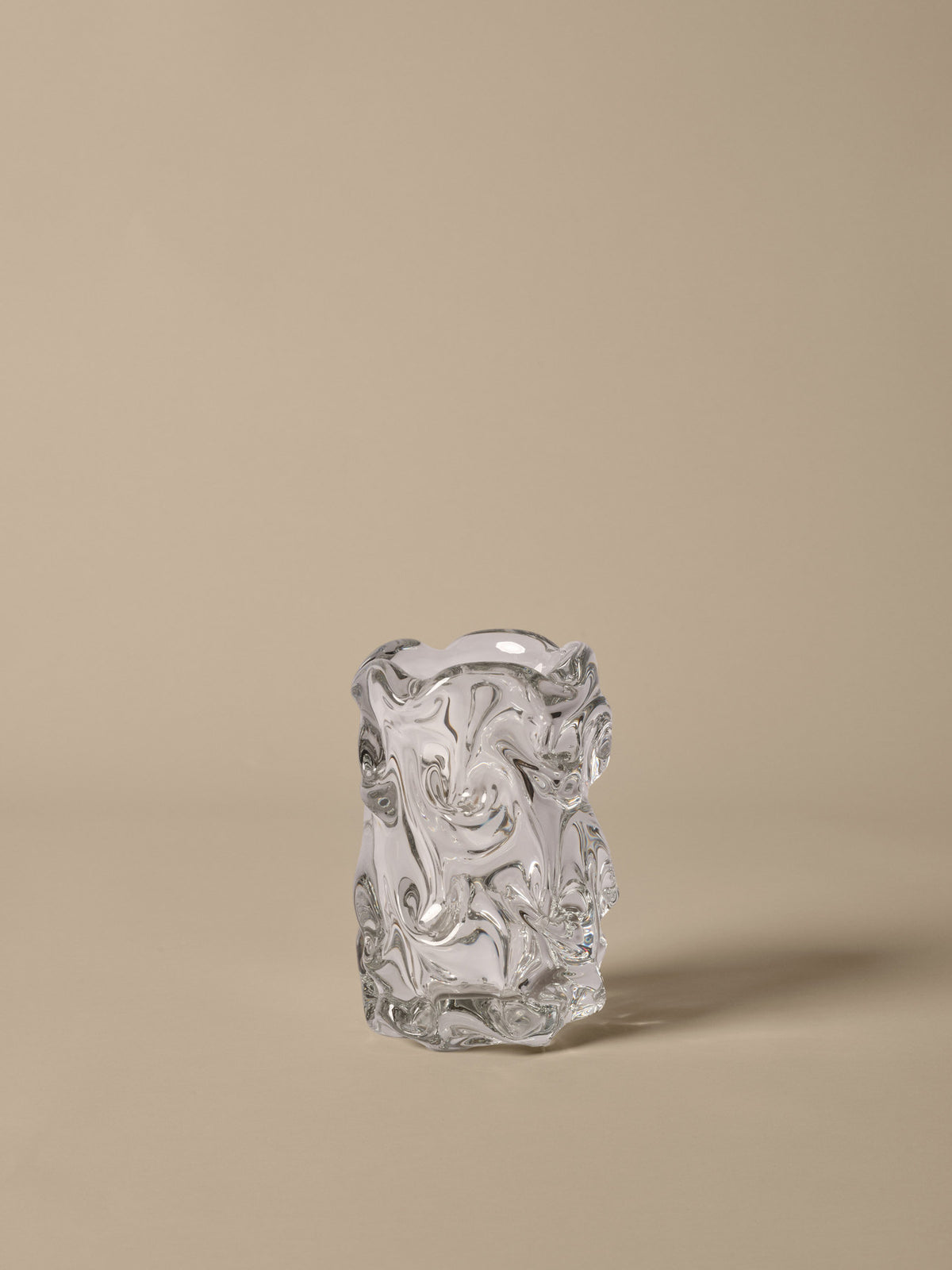 Virelle Vase H18 in Clear präsentiert im Onlineshop von KAQTU Design AG. Vase ist von Ferm Living