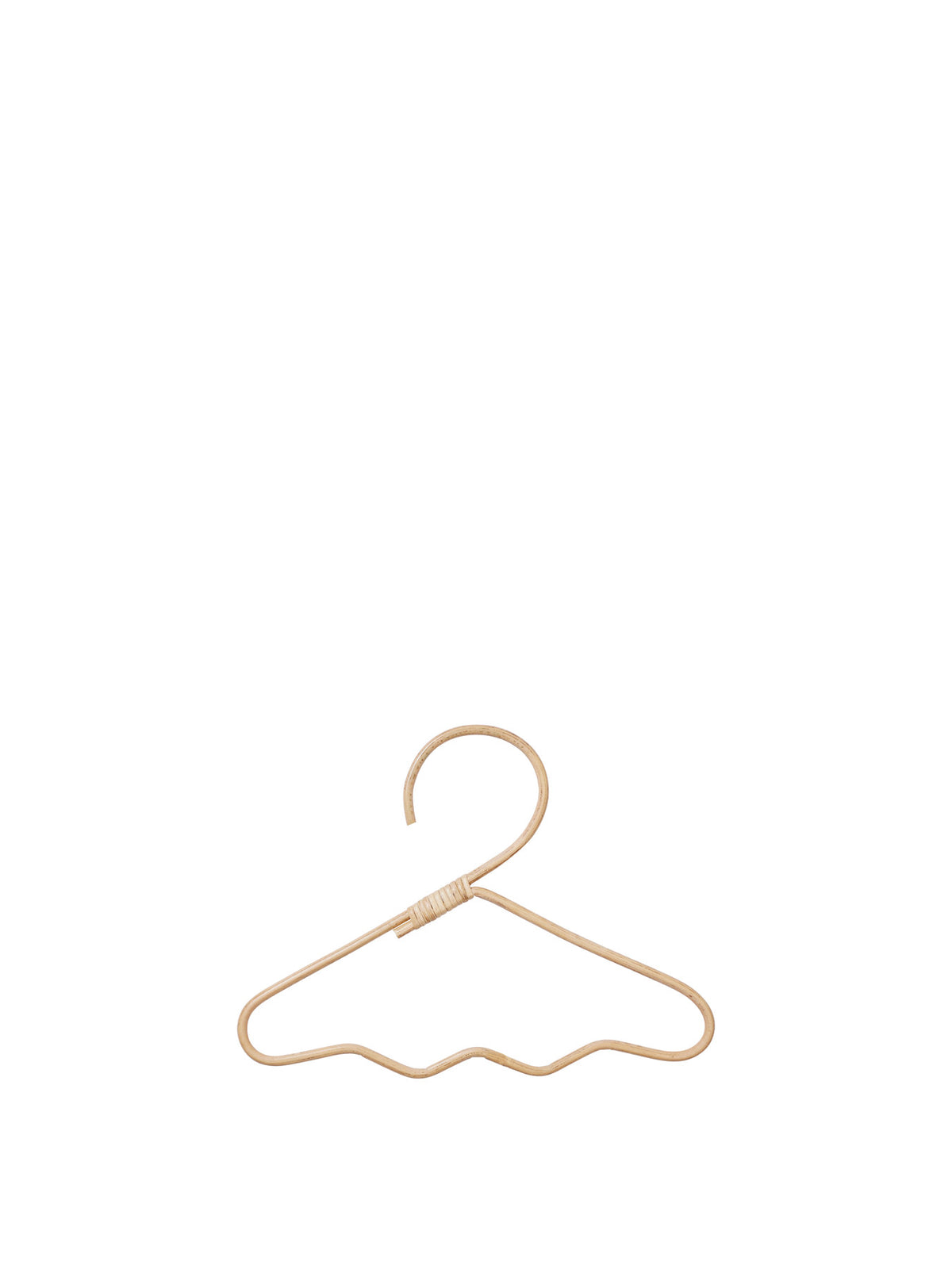 Wavi Clothes Hangers Set of 3 in Natural präsentiert im Onlineshop von KAQTU Design AG. Kleiderbügel ist von Ferm Living