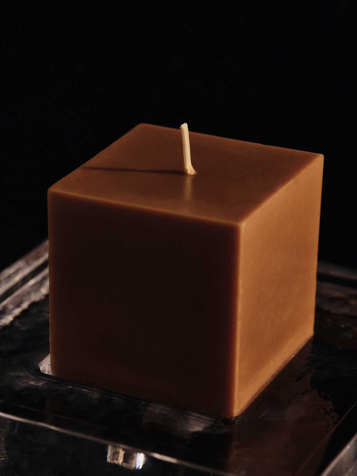 Burren Block Candle Small in Bronze präsentiert im Onlineshop von KAQTU Design AG. Kerzen ist von Ferm Living