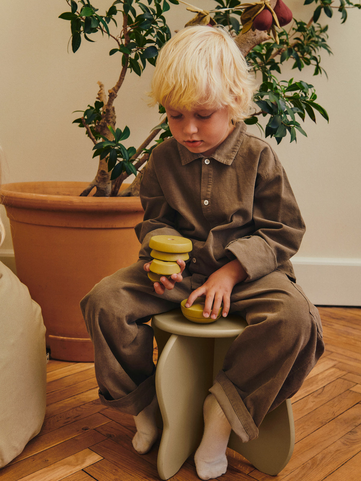 Stacking Apple and Pear Set of 2 in Multi präsentiert im Onlineshop von KAQTU Design AG. Spielzeug ist von Ferm Living