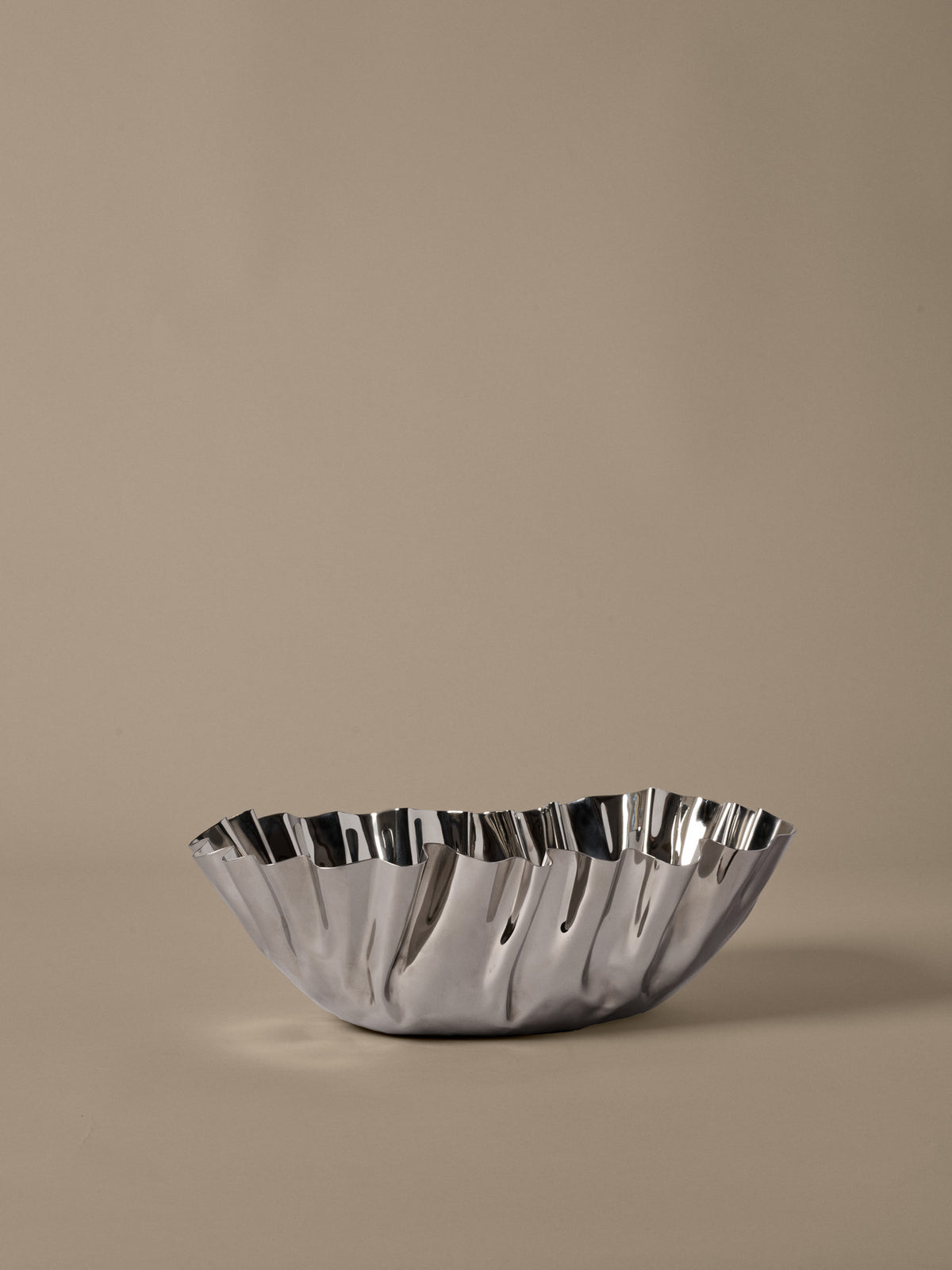 Tydra Bowl H10 in Mirror Polished präsentiert im Onlineshop von KAQTU Design AG. Schale ist von Ferm Living