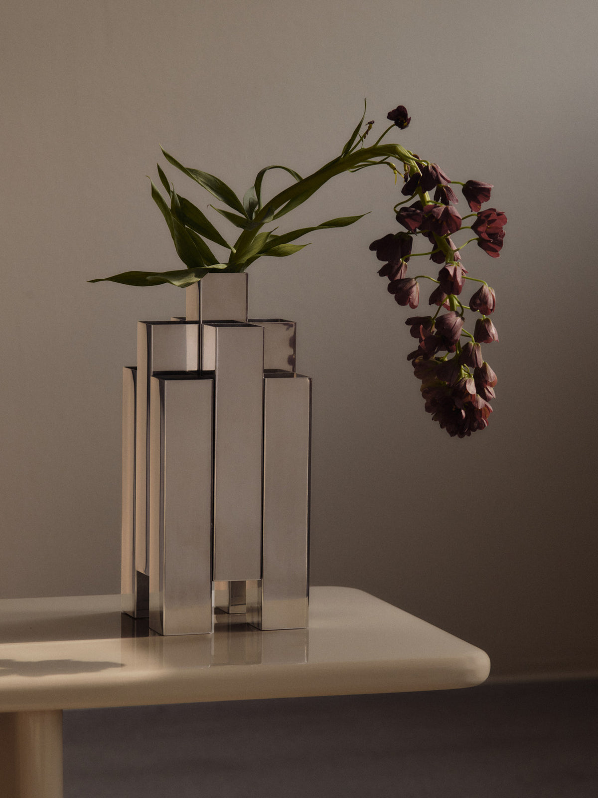 Tessera Vase 3x3 in Mirror Polished präsentiert im Onlineshop von KAQTU Design AG. Vase ist von Ferm Living