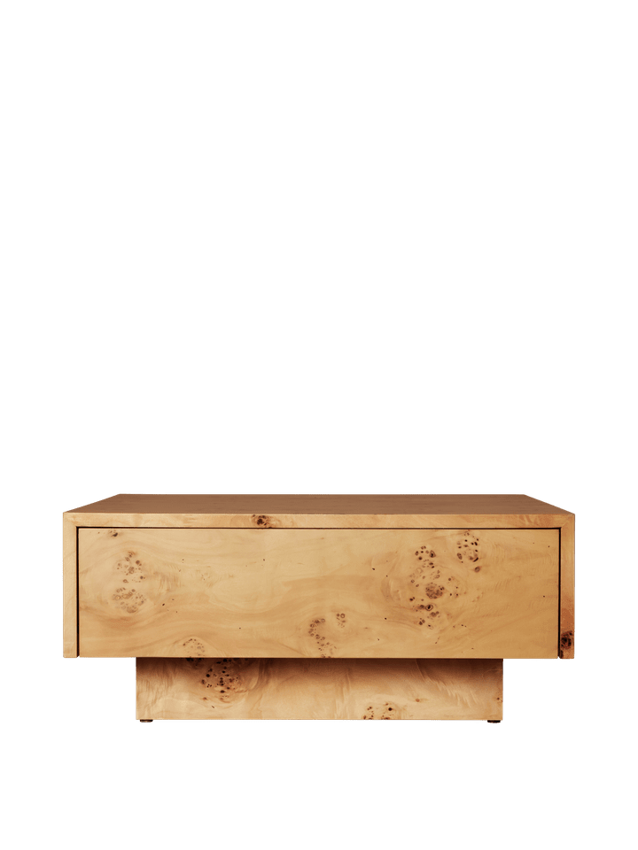 Eleganter Burl Storage Couchtisch von Ferm Living, der stilvolle Aufbewahrungslösungen bietet und jedes Wohnzimmer aufwertet.