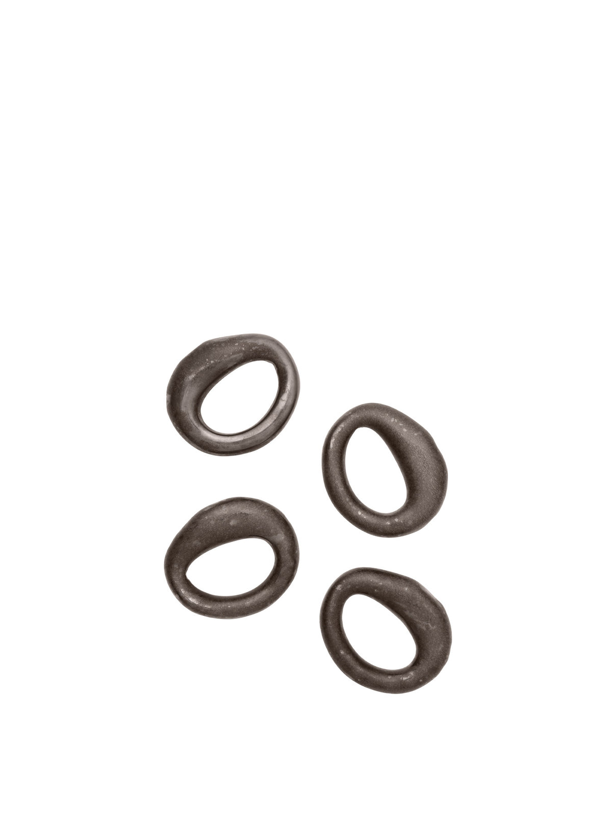 Orrith Napkin Rings Set of 4 in Rustic Bronze präsentiert im Onlineshop von KAQTU Design AG. Serviettenhalter ist von Ferm Living