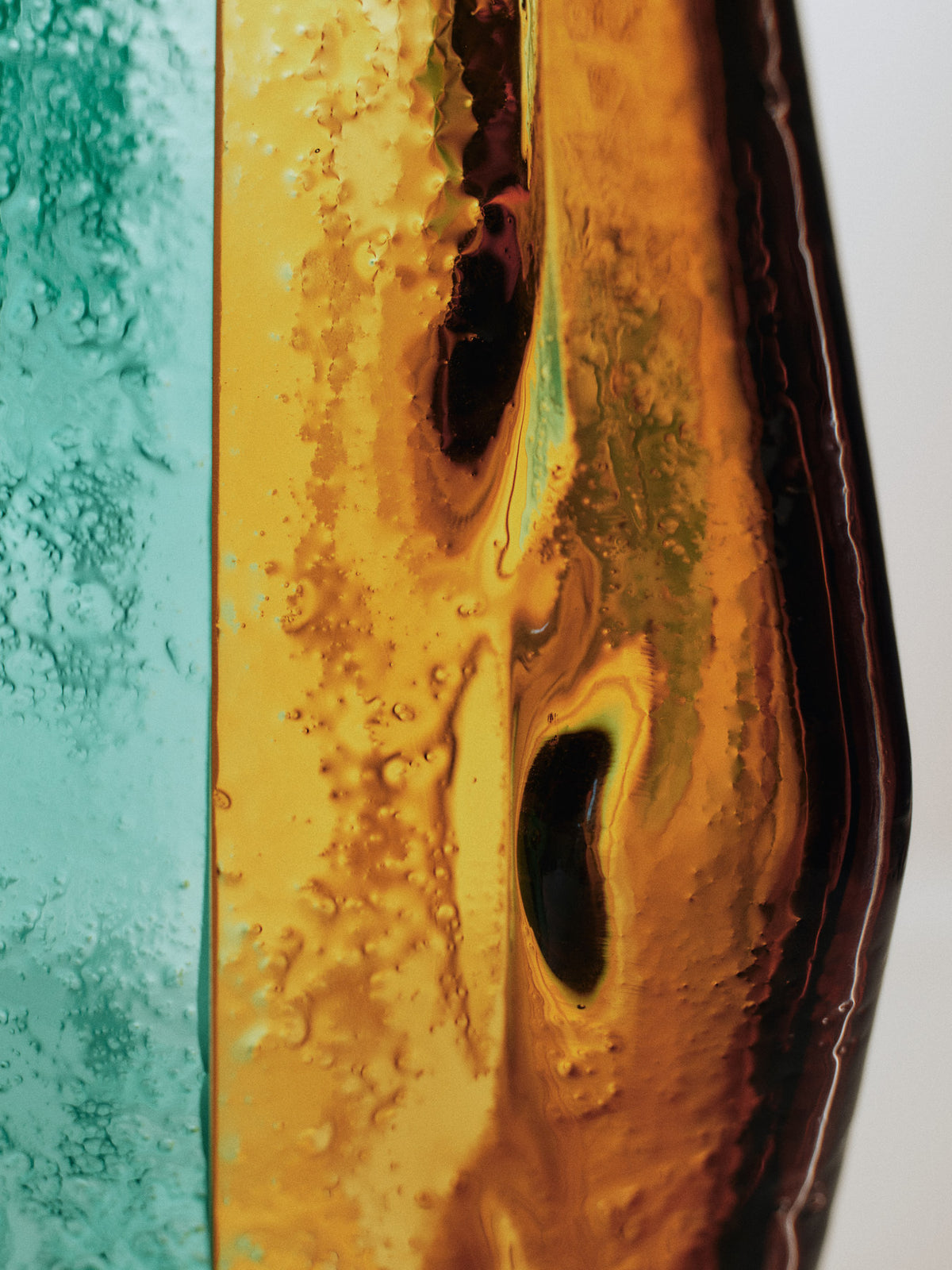 Muro Centrepiece in Recycled Amber präsentiert im Onlineshop von KAQTU Design AG. Deko ist von Ferm Living
