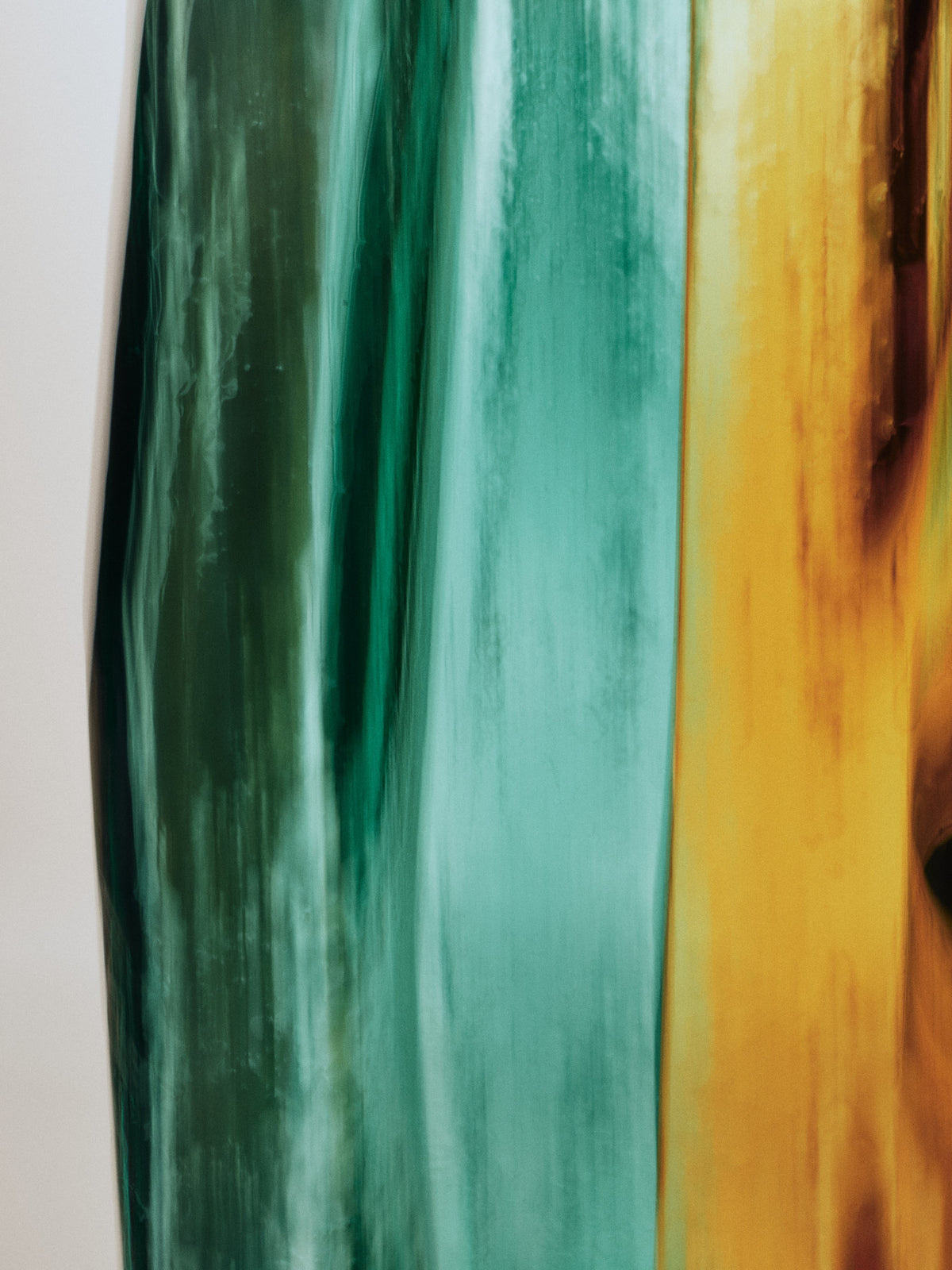 Muro Centrepiece in Recycled Amber präsentiert im Onlineshop von KAQTU Design AG. Deko ist von Ferm Living
