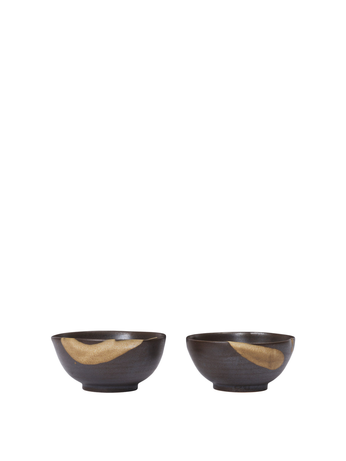 Koyo Bowls Ø8.5 Set of 2 in Dark Brown/Buff präsentiert im Onlineshop von KAQTU Design AG. Schüssel ist von Ferm Living