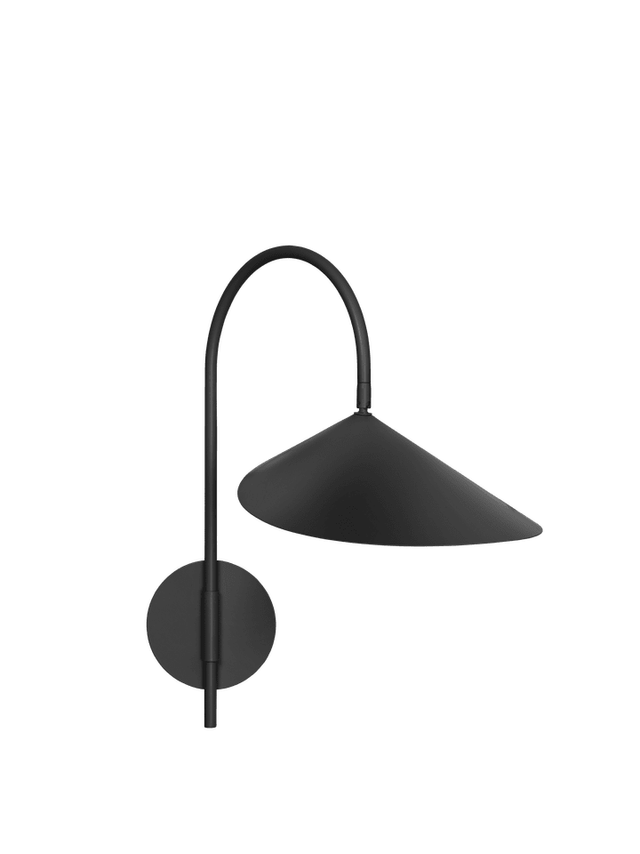 Elegante Arum Swivel Wandleuchte in Schwarz von Ferm Living, ideal für stilvolle Akzente in jedem Raum.