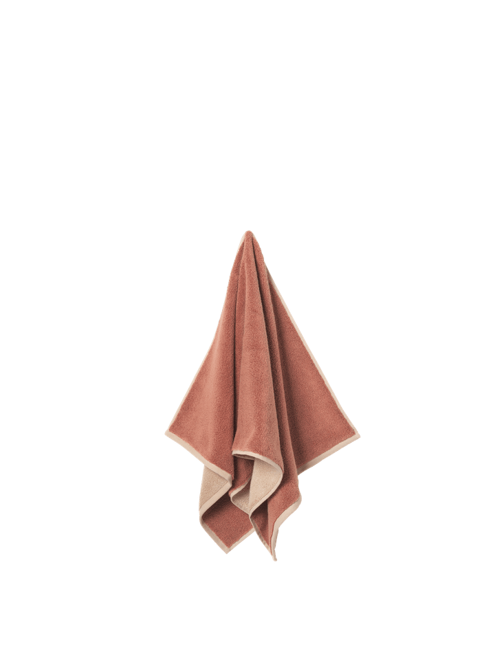 Ekko Handtuch in Mocha/Cashmere präsentiert im Onlineshop von KAQTU Design AG. Handtuch ist von Ferm Living