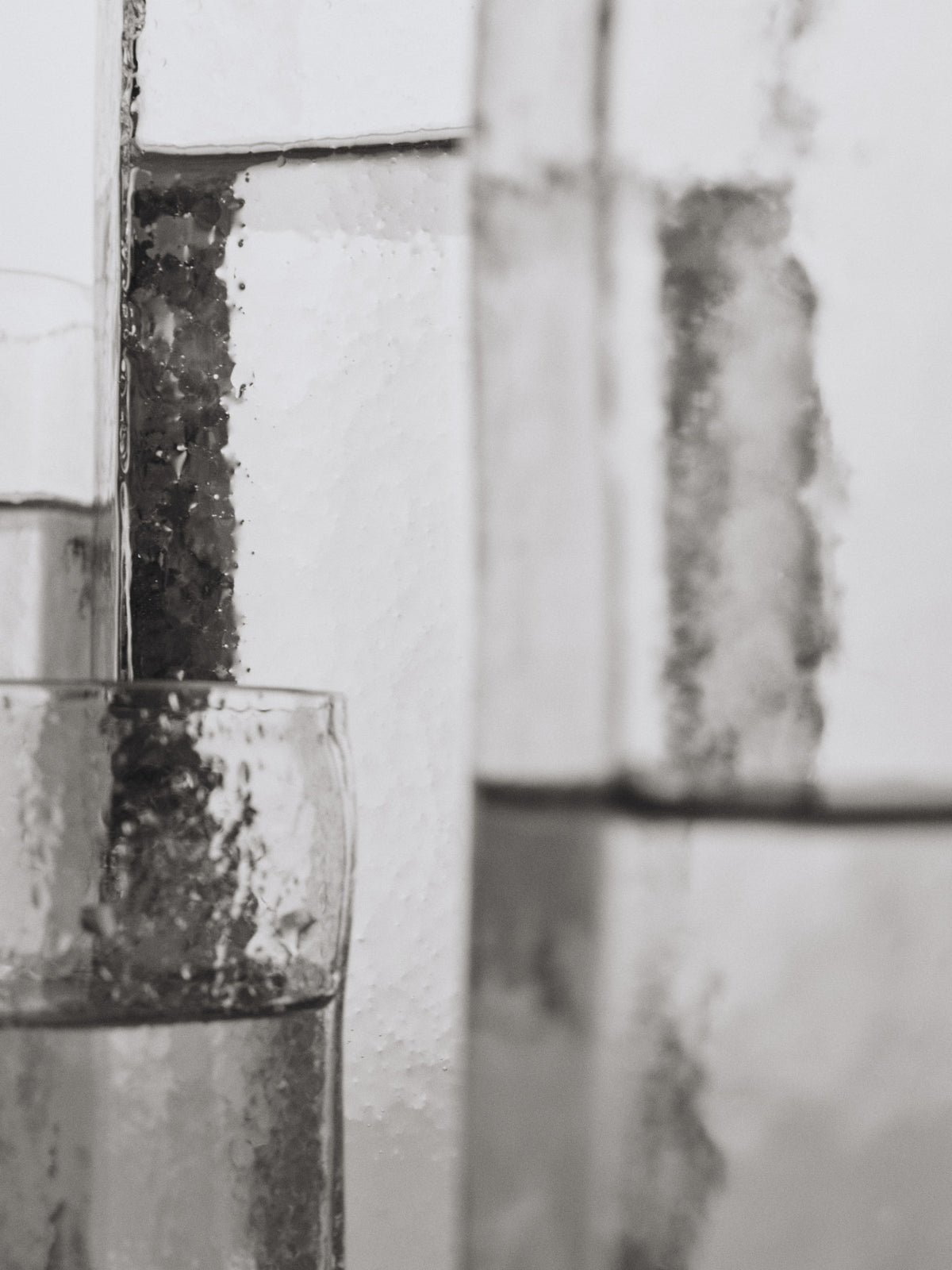 Kiru Tall Glasses Set of 2 in Clear präsentiert im Onlineshop von KAQTU Design AG. Trinkgläser ist von Ferm Living