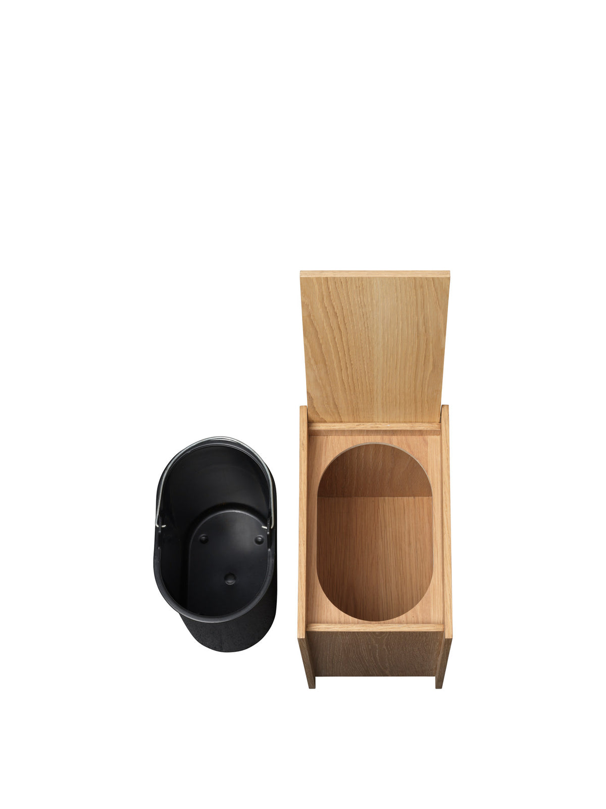 Sama Wooden Bin 35 in Eiche präsentiert im Onlineshop von KAQTU Design AG. Papierkorb ist von Ferm Living