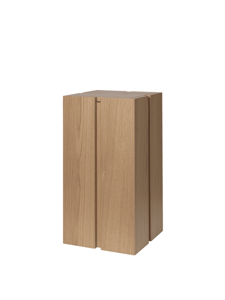Modernes Parcel Podest H60 von Ferm Living, perfekt für kreative Arrangements und als stilvolles Möbelstück in jedem Raum.