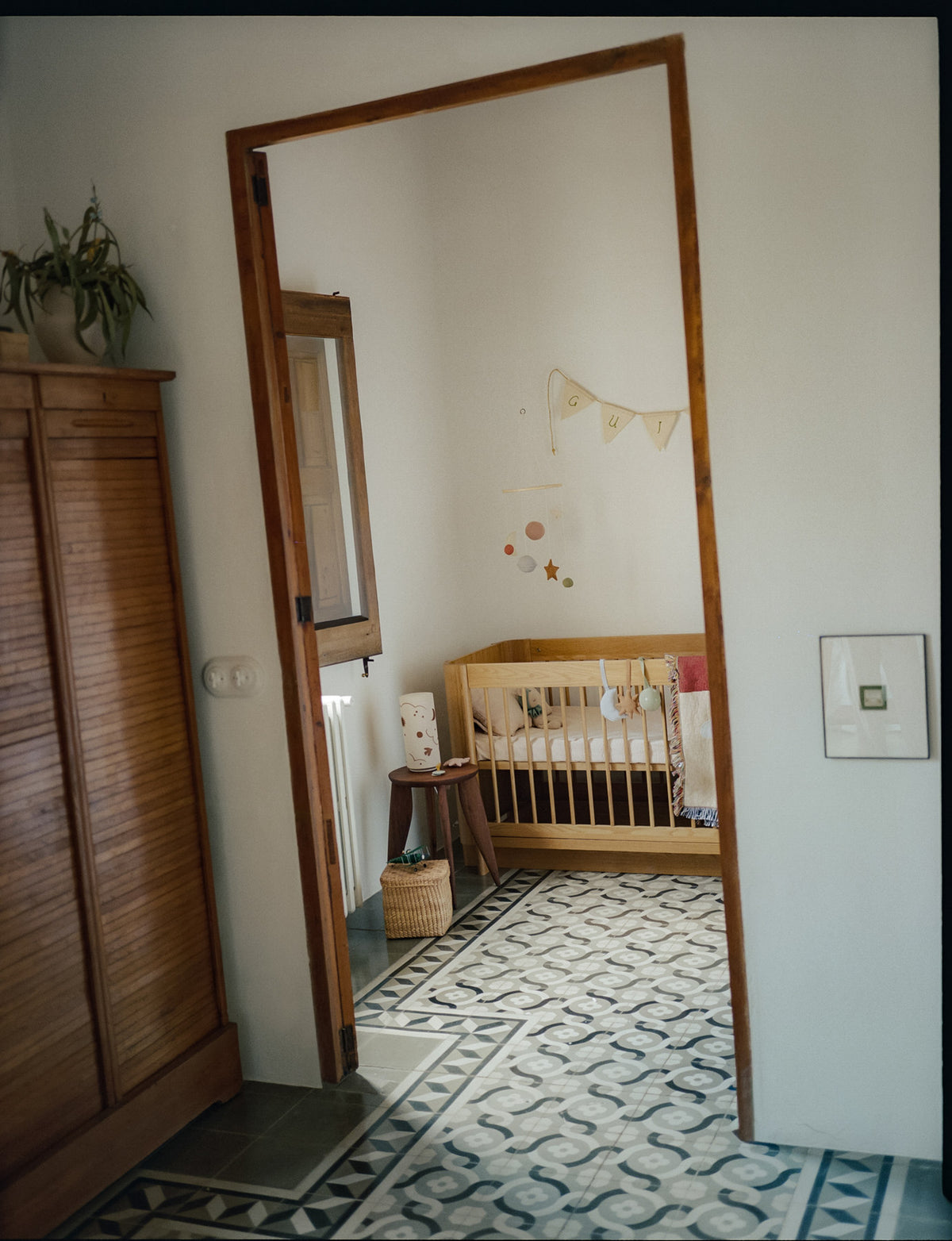 Skye Mobile in Multi präsentiert im Onlineshop von KAQTU Design AG. Objekte Kids ist von Ferm Living