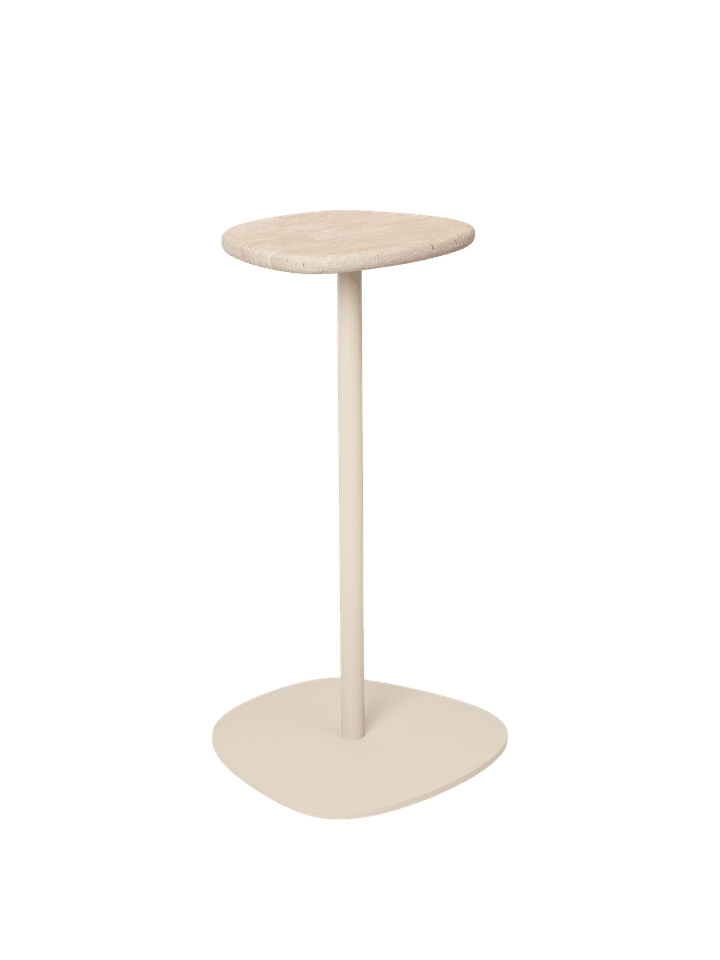 Moderner Plyo Accent Table in sanftem Light Cashmere von Ferm Living, perfekt für kreative Raumgestaltungen und funktionale Eleganz.