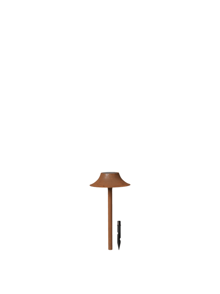 Cortivo Outdoor Solar Lampe in Rust präsentiert im Onlineshop von KAQTU Design AG. Stehleuchte ist von Ferm Living