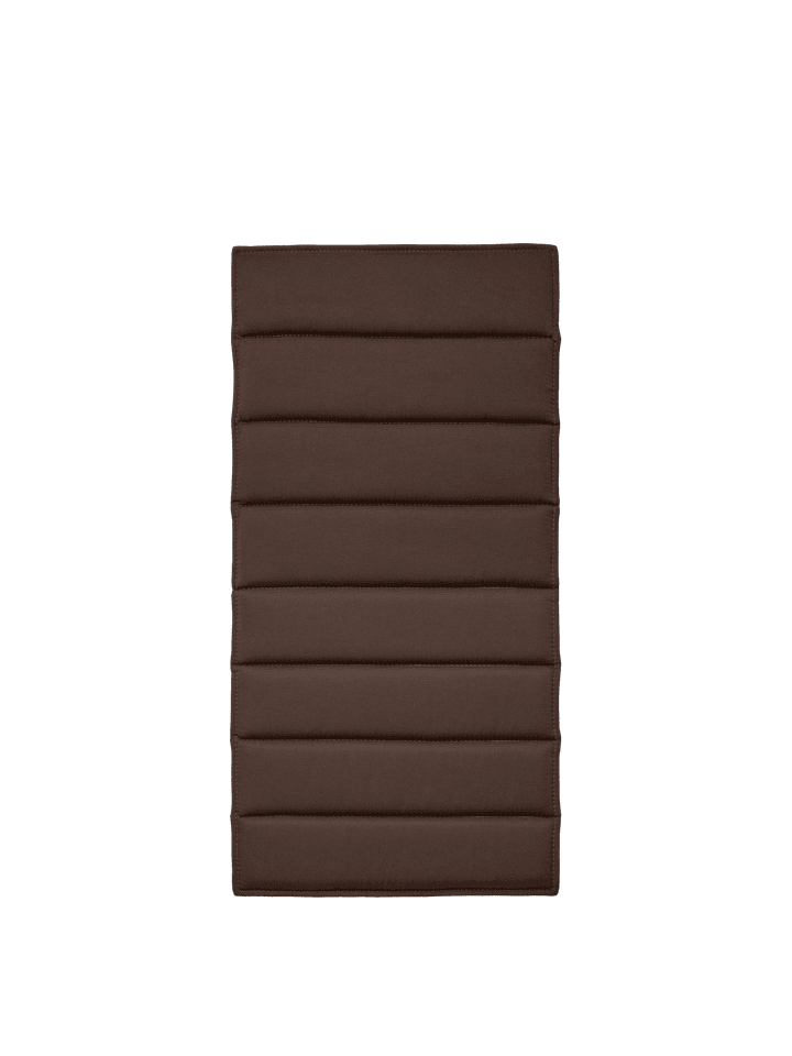 Dapple Kissen Esszimmerstuhl in Dark Chocolate präsentiert im Onlineshop von KAQTU Design AG. Gartenkissen ist von Ferm Living