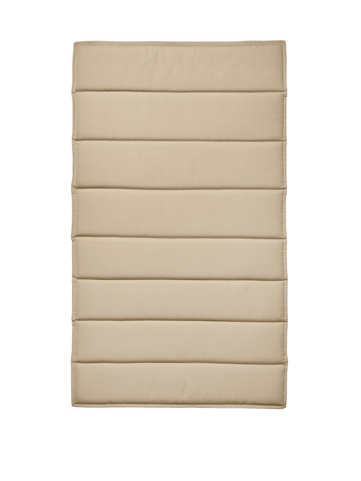 Dapple Kissen Lounge Chair in Cashmere präsentiert im Onlineshop von KAQTU Design AG. Gartenkissen ist von Ferm Living