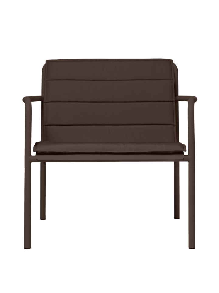 Eleganter Dapple Kissen Lounge Chair in Dunkelbraun von Ferm Living, ideal für stilvolle Gartenmöbel und entspannte Stunden im Freien.
