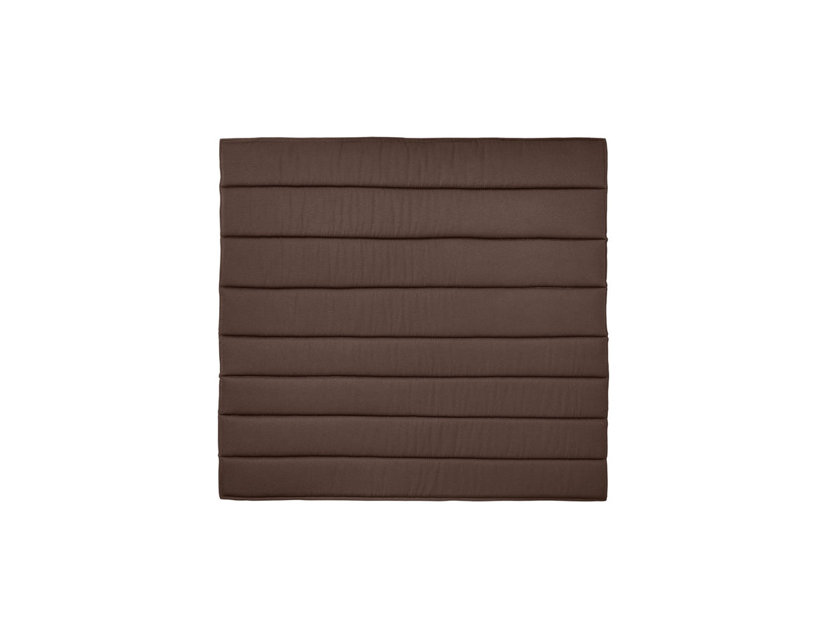 Dapple Kissen 2 Sitzer in Dark Chocolate präsentiert im Onlineshop von KAQTU Design AG. Gartenkissen ist von Ferm Living