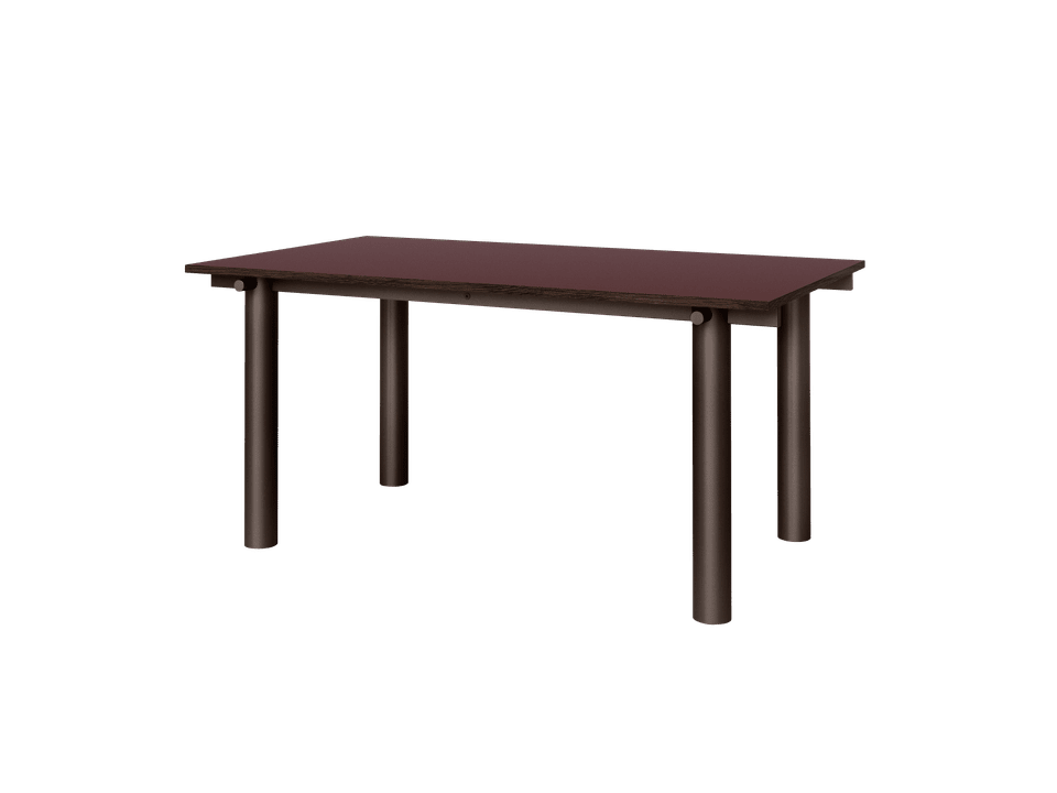Eleganter Atura Esstisch in stilvollem Holzdesign, ideal für einladende Essbereiche und gesellige Zusammenkünfte, entworfen von Ferm Living.
