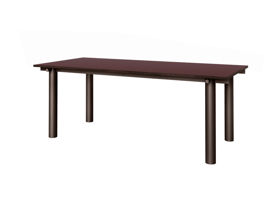 Moderner Atura Esstisch in dunkler Holzoptik, perfekt für gesellige Runden und stilvolle Esszimmer, entworfen von Ferm Living.