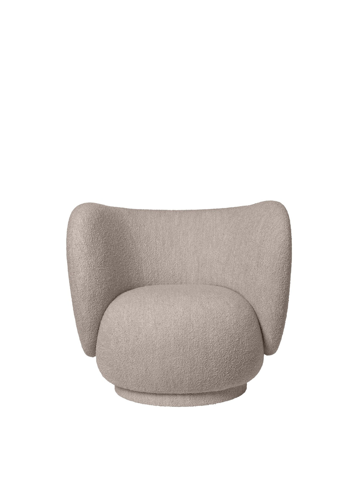 Kinder-Loungesessel Rico von Ferm Living aus cremefarbenem Soft-Bouclé-Stoff, runde gepolsterte Form, niedrige Kunststofffüsse.