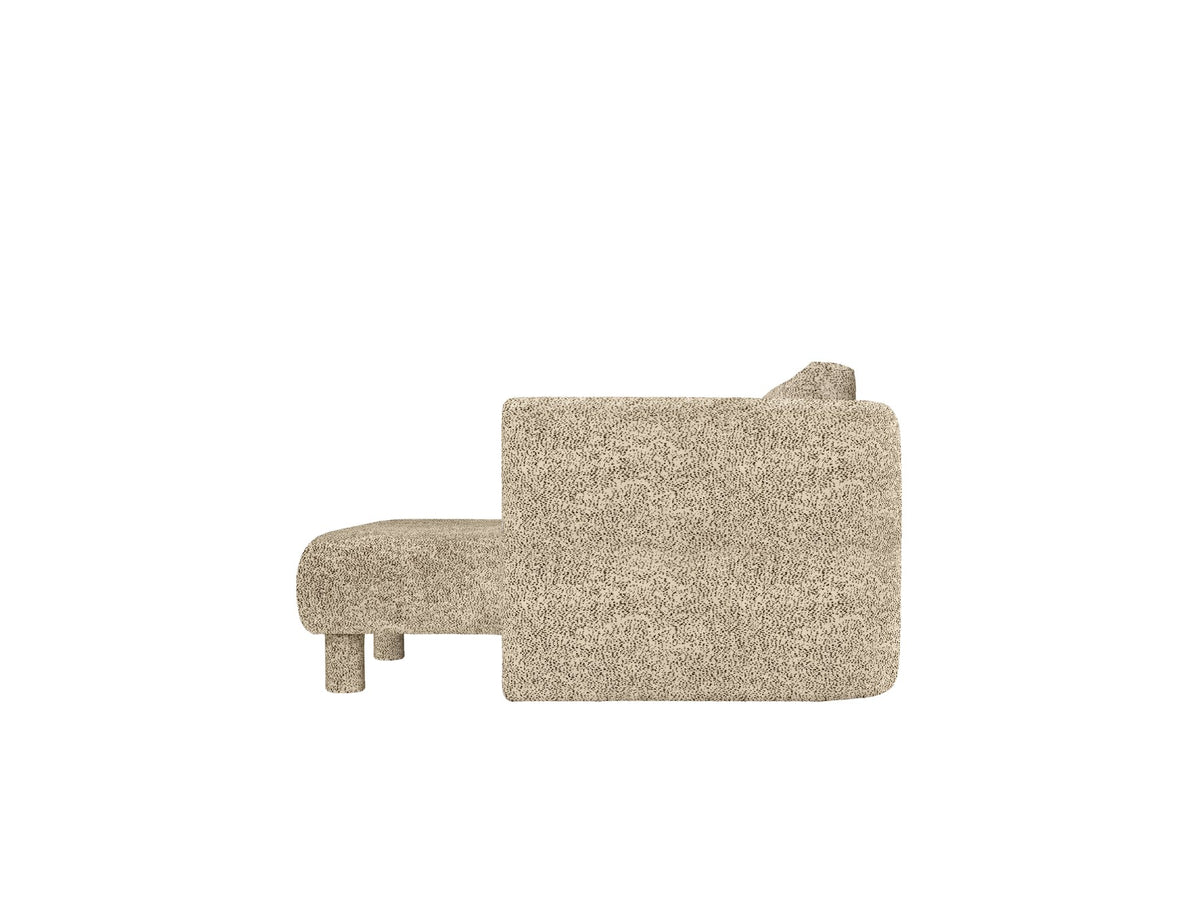 Dase Chaiselongue R Poppy Samt von Ferm Living: L-förmiges Sofa mit Samtbezug in Butter/Black, gepolsterten Beinen aus Massivbirke.