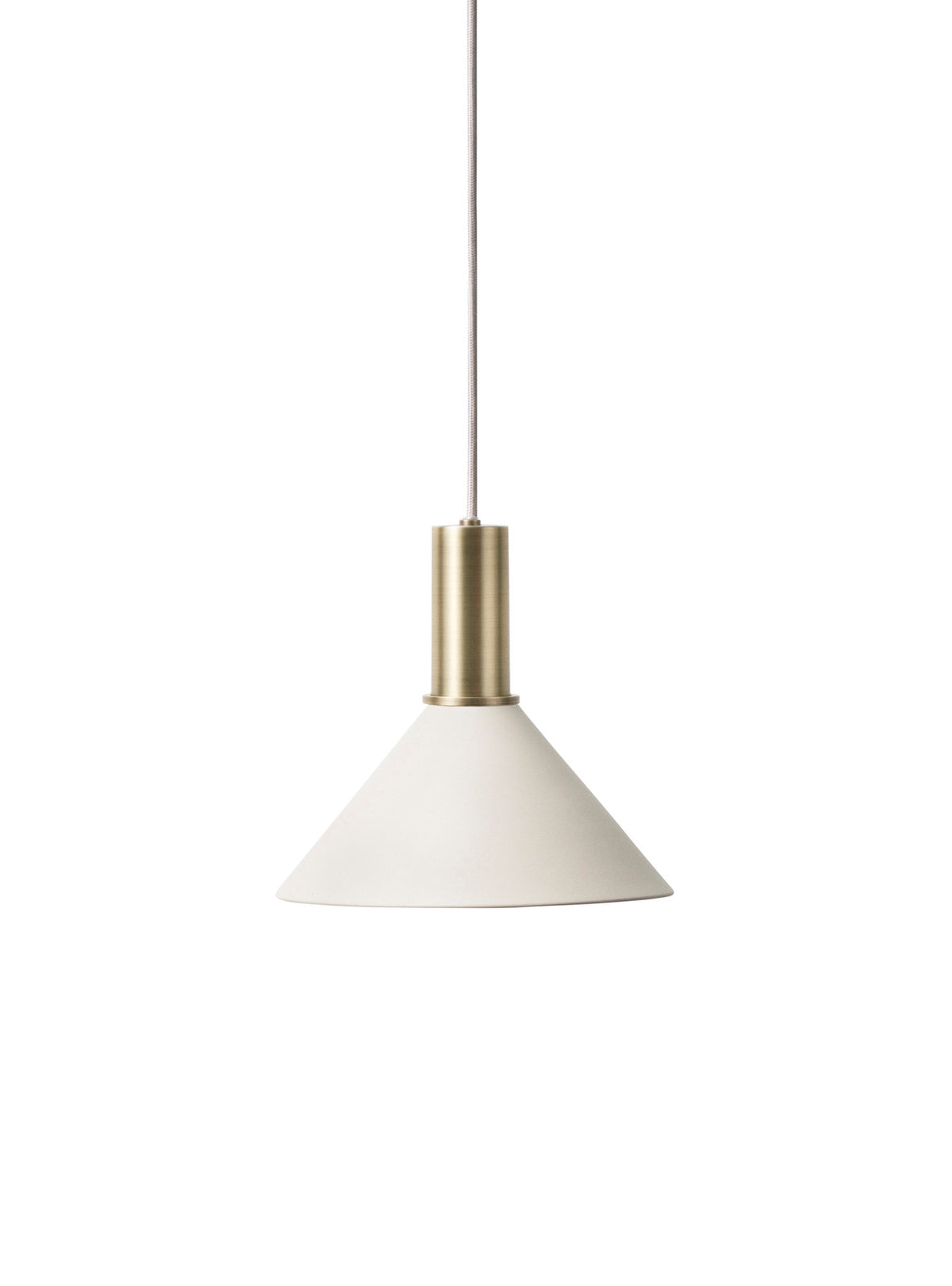 Collect Pendellampe tief in Messing präsentiert im Onlineshop von KAQTU Design AG. Pendelleuchte ist von Ferm Living