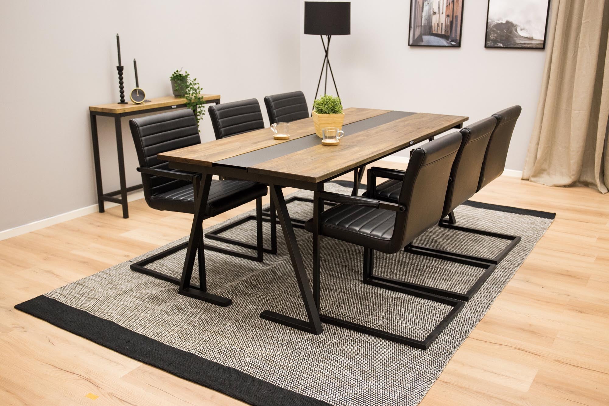Jakarta Esszimmerset + Art 200cm/6St. in Schwarz präsentiert im Onlineshop von KAQTU Design AG. Esszimmerset ist von Venture Home