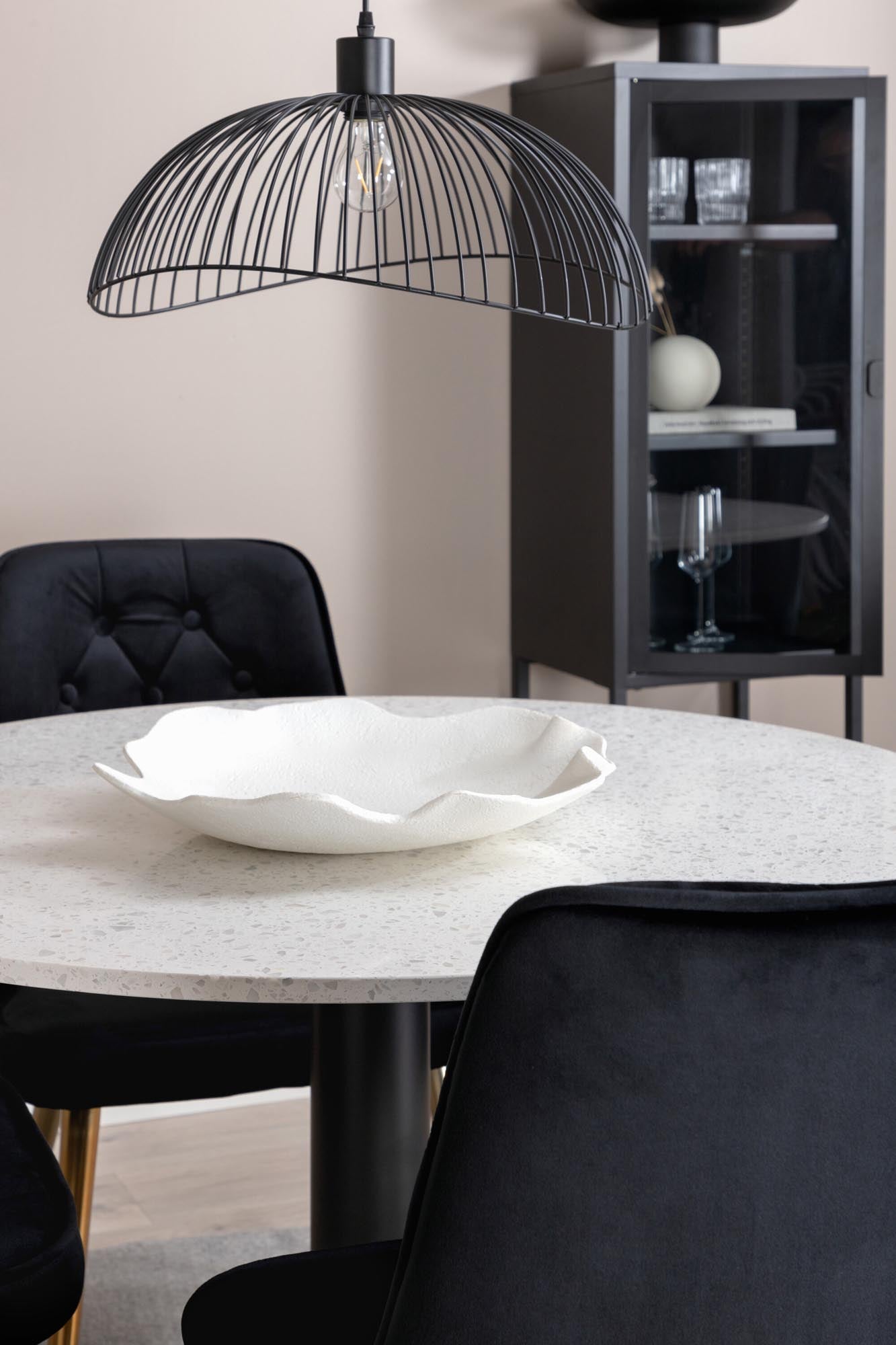 Stilvolles Esszimmerset mit 106 cm Tisch und vier edlen Samtstühlen. Ideal für gesellige Abende und festliche Anlässe in Ihrem Zuhause.