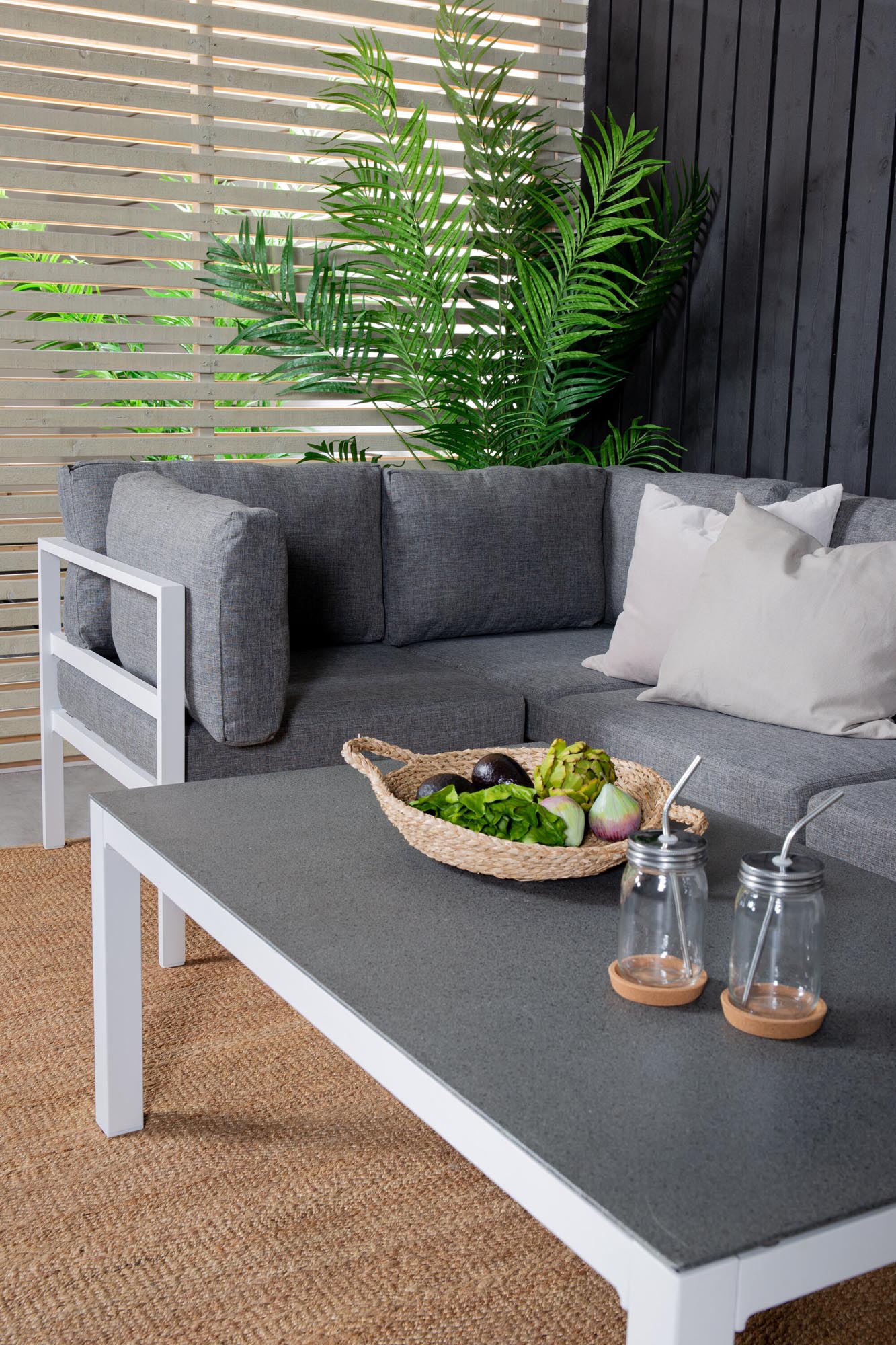 Moderne Copacabana Sofagarnitur V1 für stilvolle Gartenmomente.