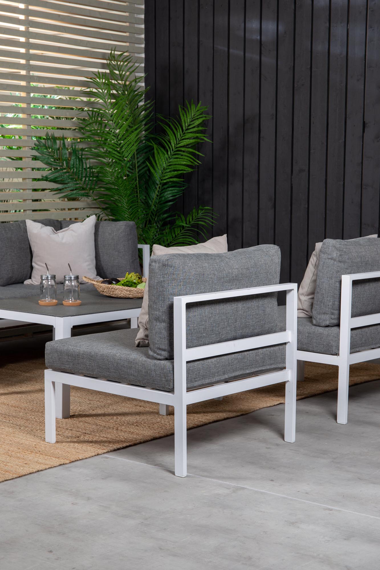 Moderne Copacabana V4 Sofagarnitur für exklusive Gartenmomente.