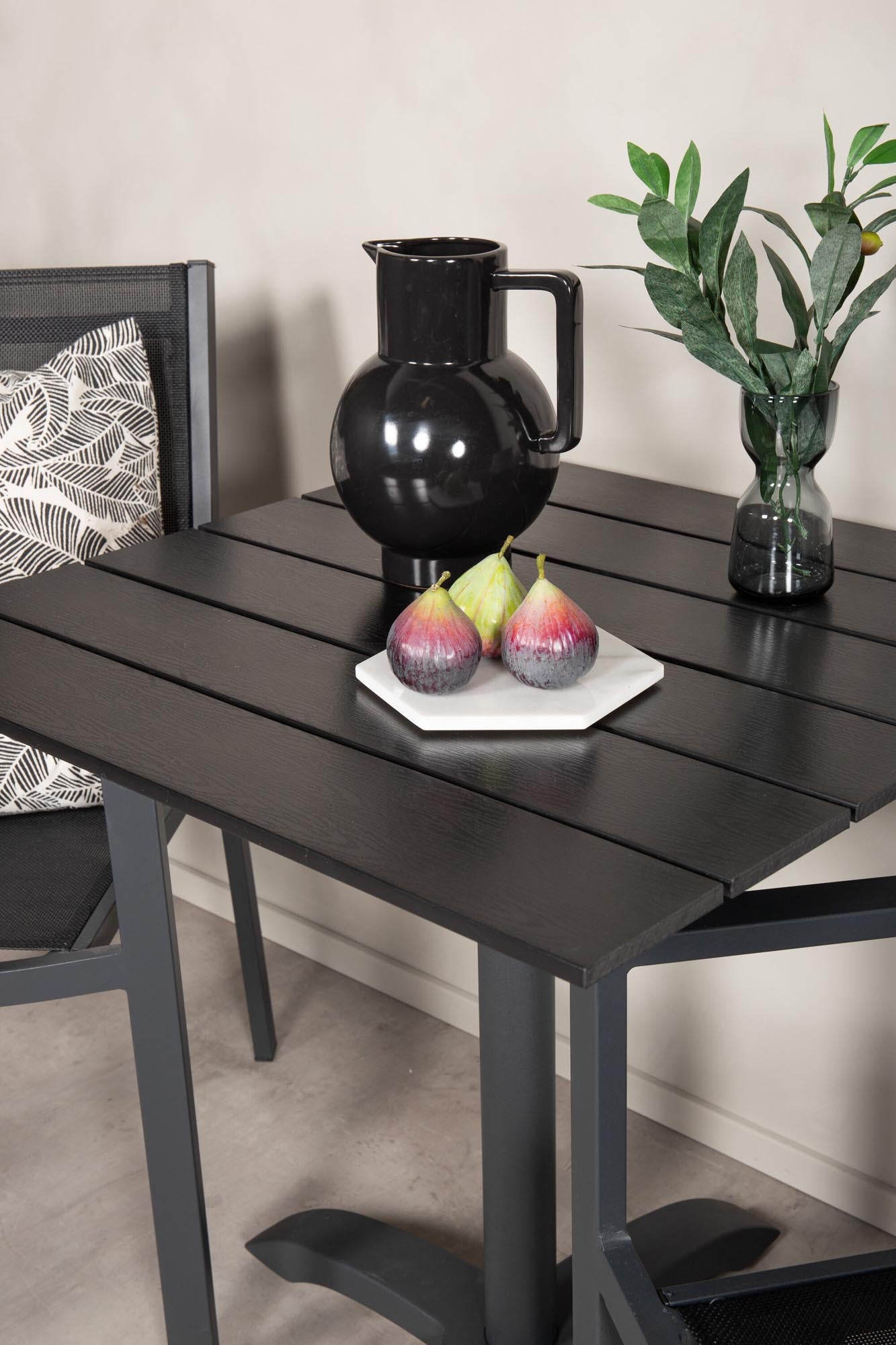 Colorado Cafétisch + 2 x Copacabana Arm Stuhl in Schwarz Schwarz präsentiert im Onlineshop von KAQTU Design AG. Gartentischset ist von Venture Home