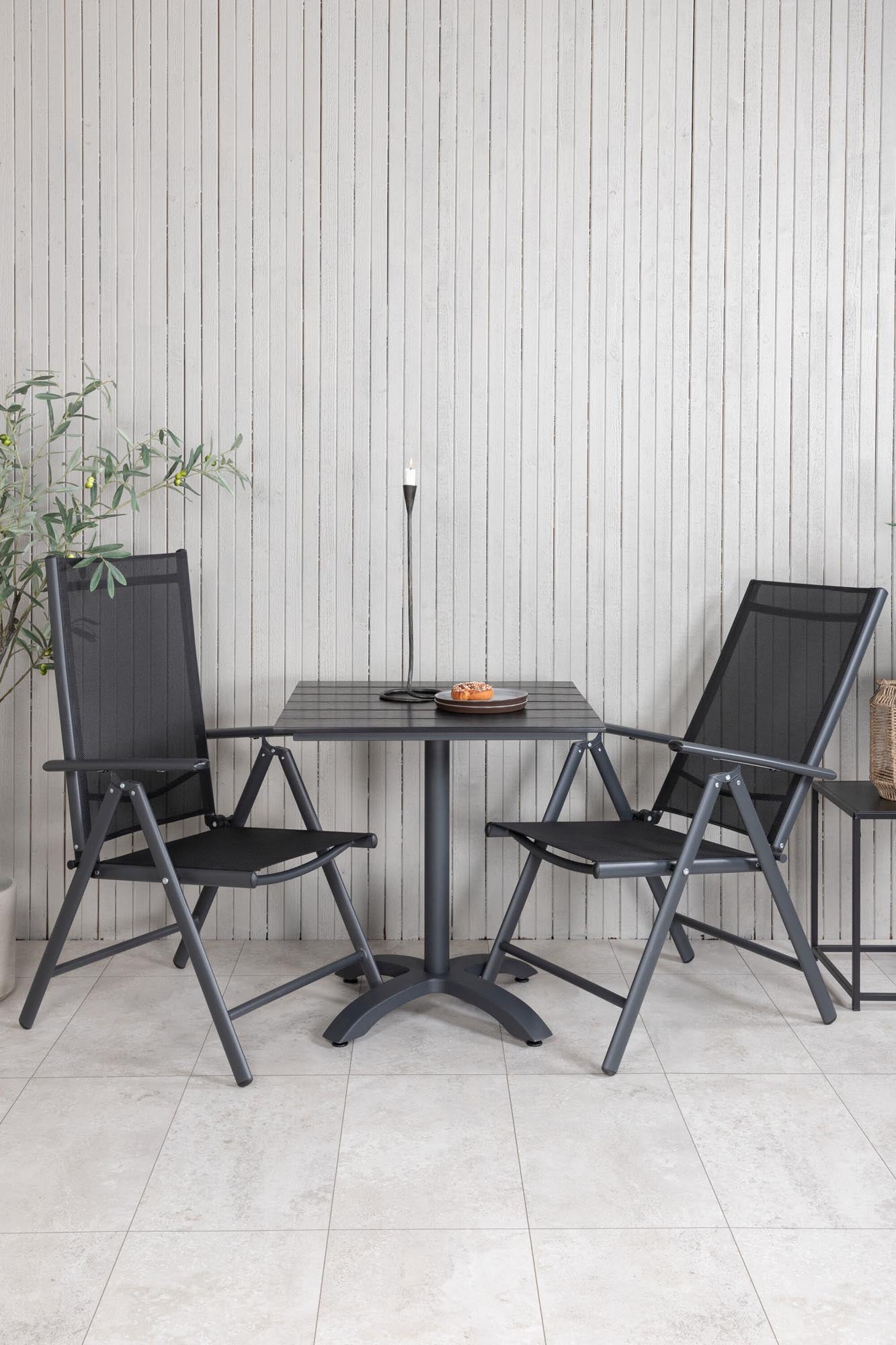Elegante Colorado Tisch-Stuhl-Kombi für stilvolle Outdoor-Momente.